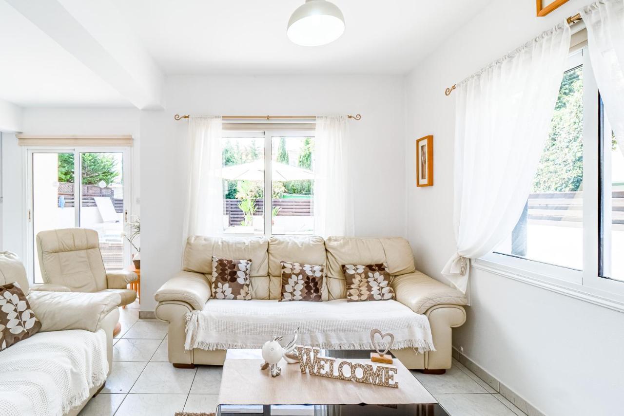 Villa Sunnyside Mandali By Ezoria Villas Protarász Kültér fotó
