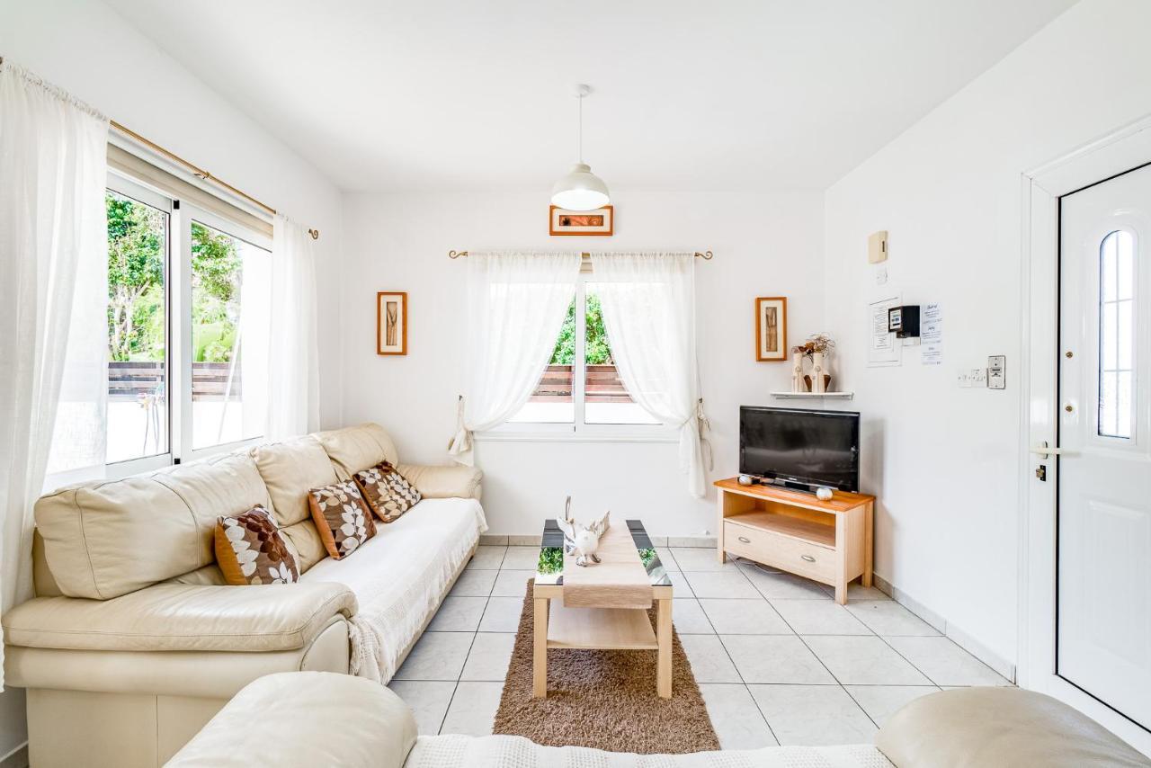 Villa Sunnyside Mandali By Ezoria Villas Protarász Kültér fotó