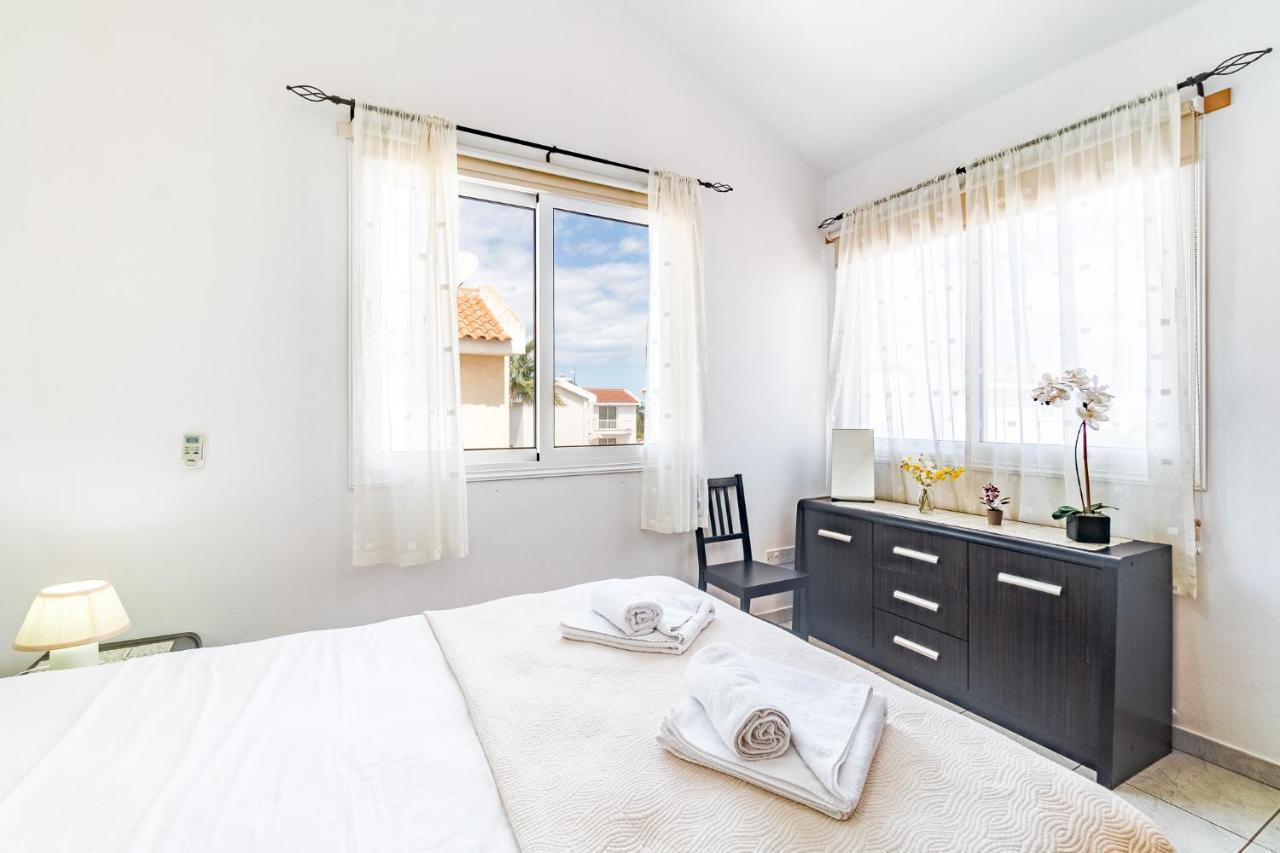 Villa Sunnyside Mandali By Ezoria Villas Protarász Kültér fotó